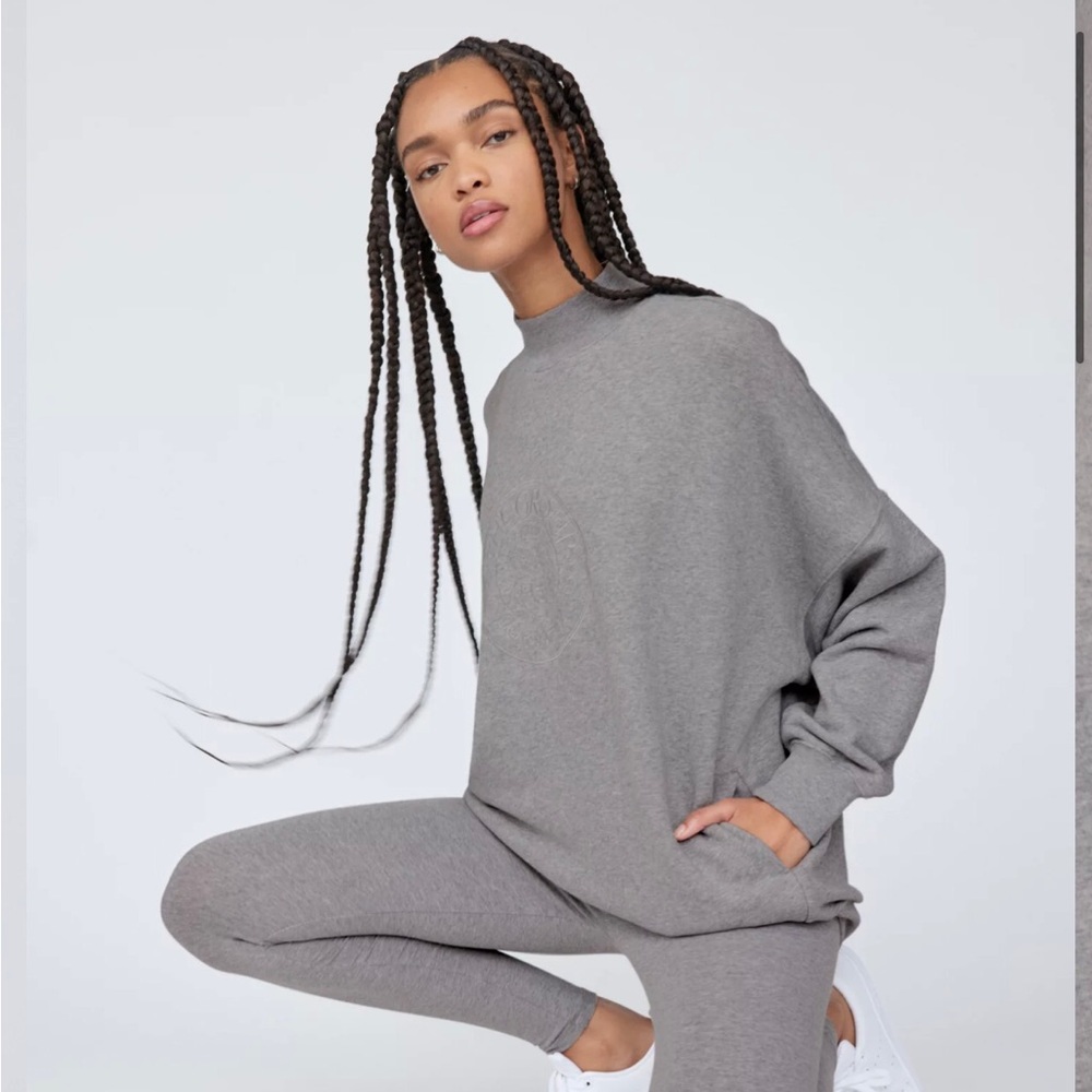 NEW* Aritzia babaton mock neck sweatshirt